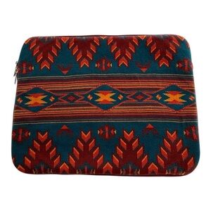 TNA | Aritzia Aztec Print Lined Tablet & Laptop Holder